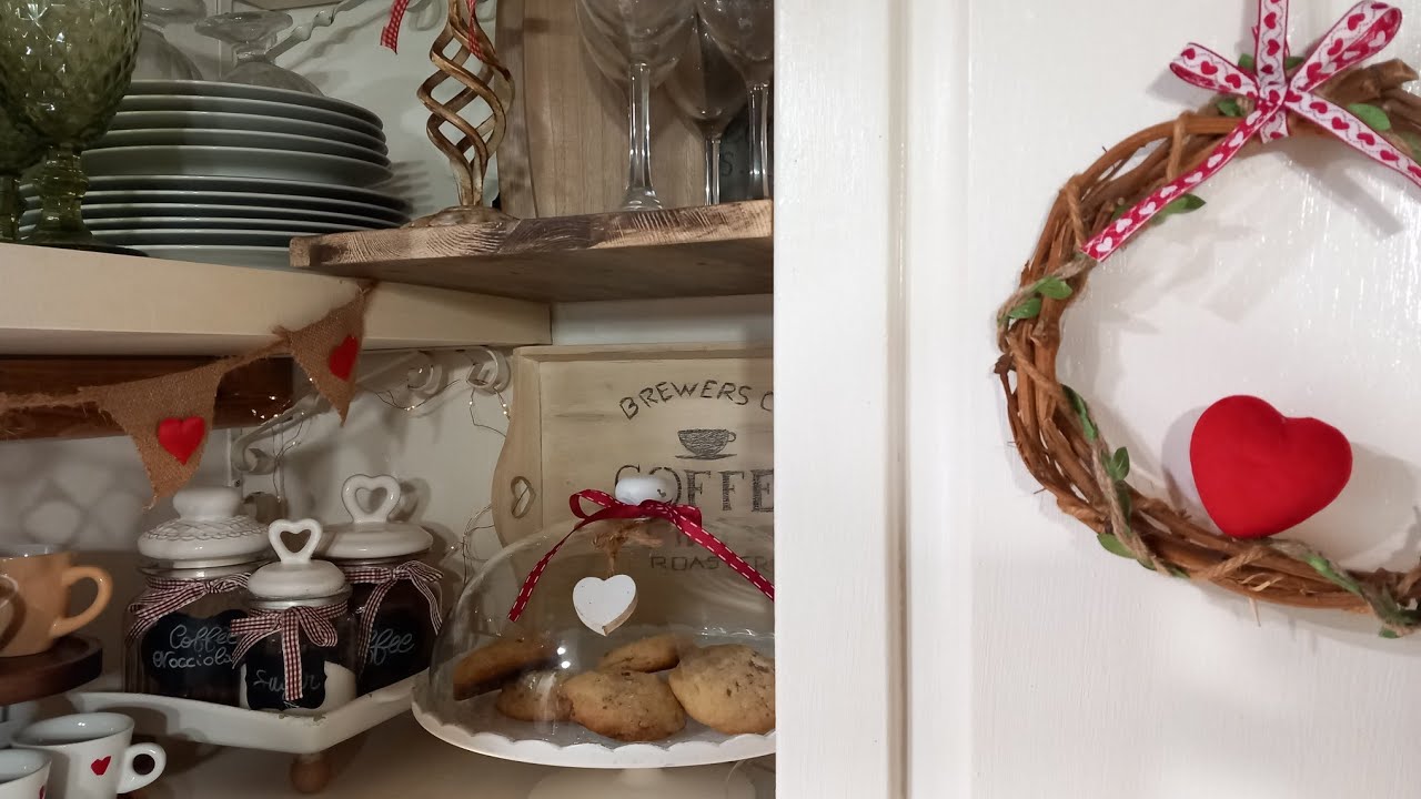accogliente giornata invernale🌧biscotti🍪San Valentino♥️ghirlanda fatta a mano♥️quasi primavera🌺