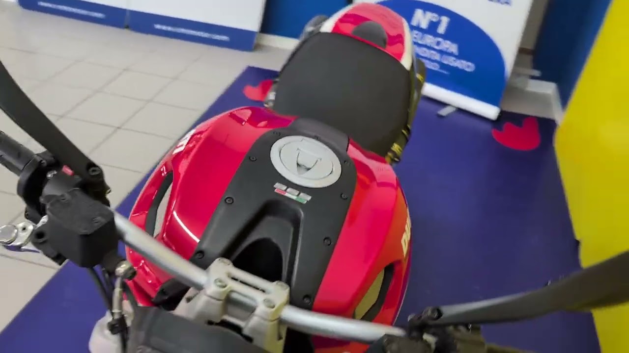 DUCATI MONSTER 696 PLUS