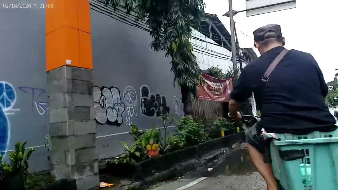 Jalan jalan fi pagi sehabis hujan  brica AE3x