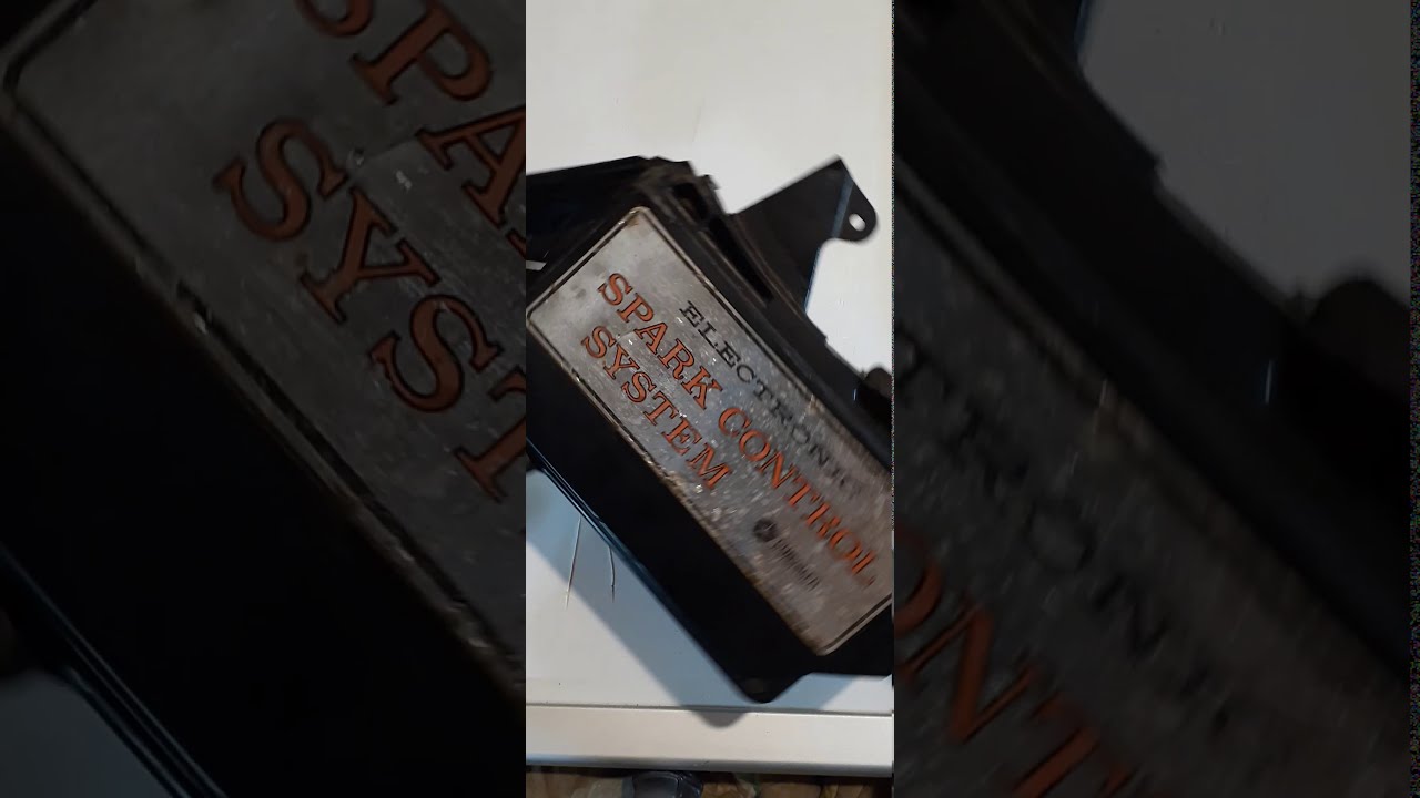 Chrysler Corporation ELB Electronic Spark Control System Computer Module , Inside