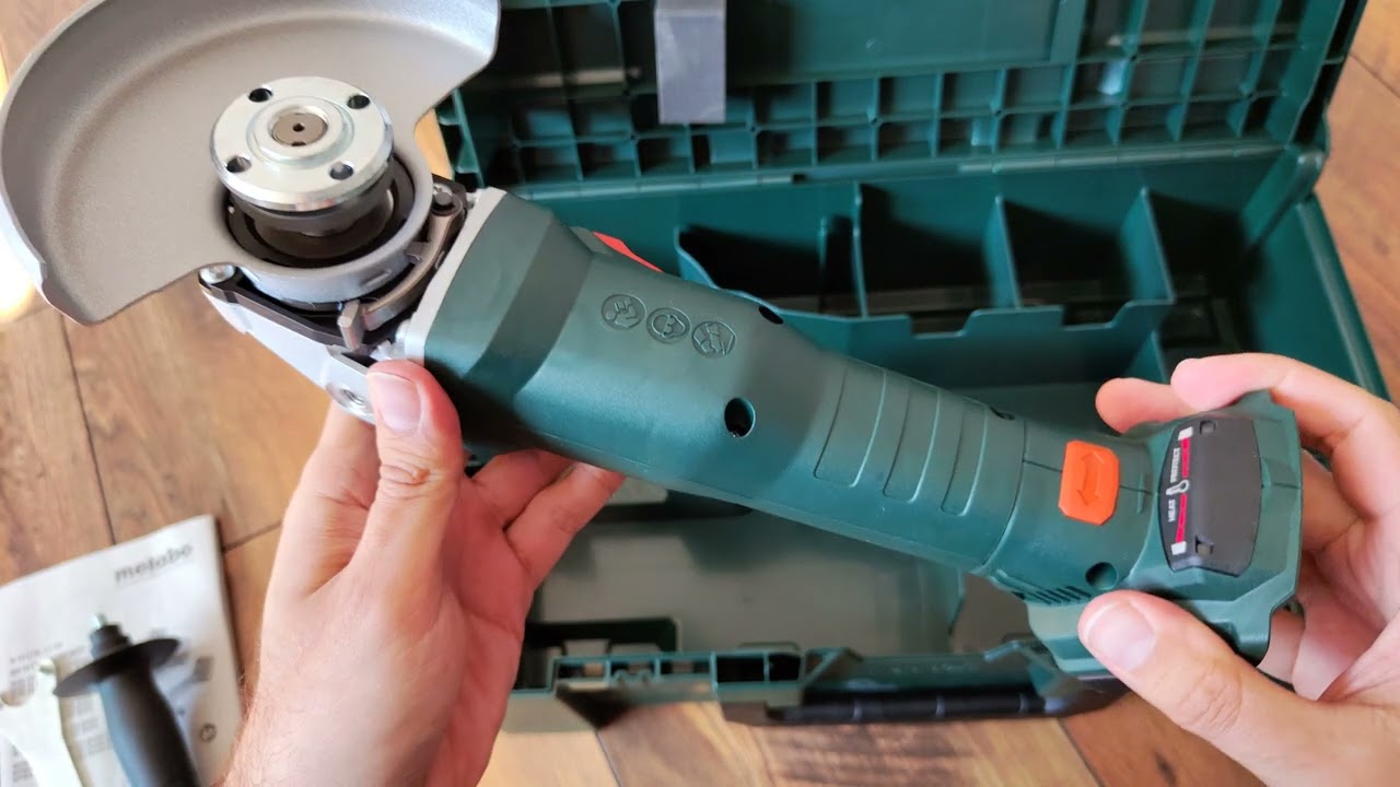 Unpacking / unboxing cordless angle grinder Metabo W 18 LT BL 11-125 613052840