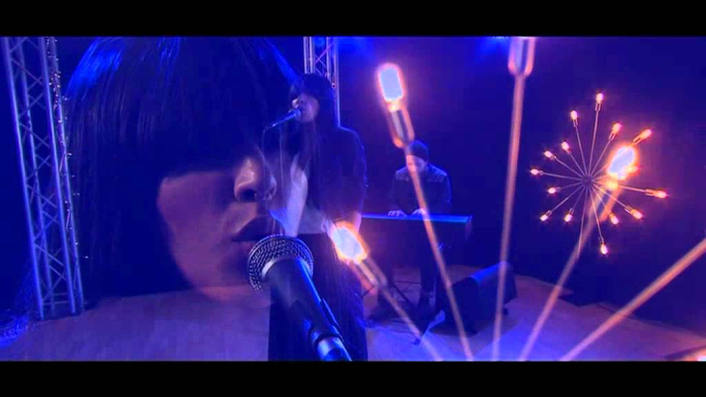 Musik: Loreen med Fireblue - Nyhetsmorgon (TV4)