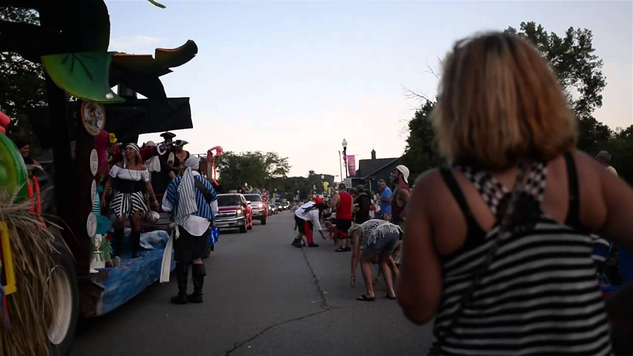 Scenes from Cheeseburger in Caseville's Parade of Tropical Fools
