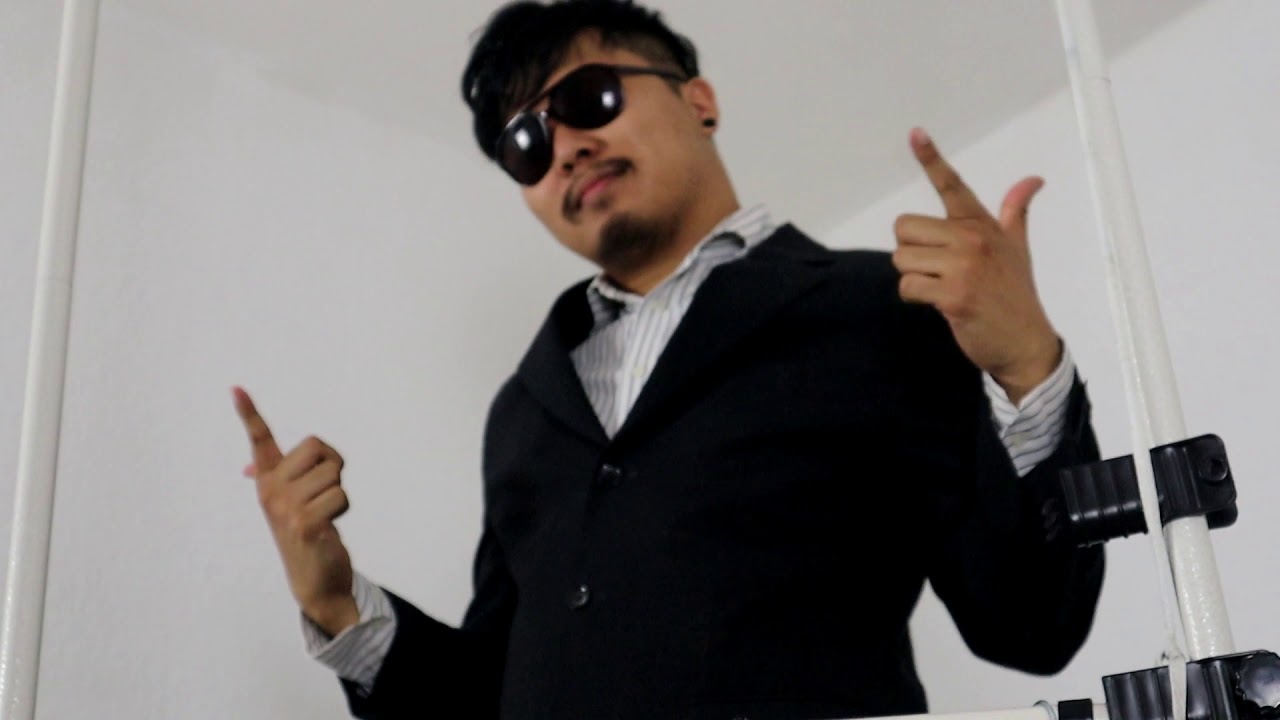 Breakum DRESS (short Dance Film)