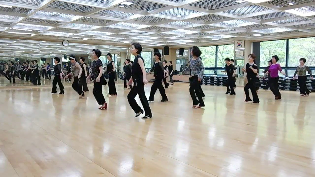 A Little Love Trip Line Dance by Vikki Morris (UK) &   Julie Lockton (ES) Jan. 2016