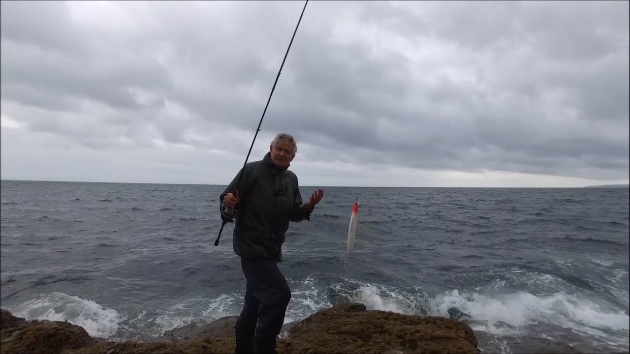 Plug Fishing for Bass from the Rocks – Great Conditions but Hard Fishing