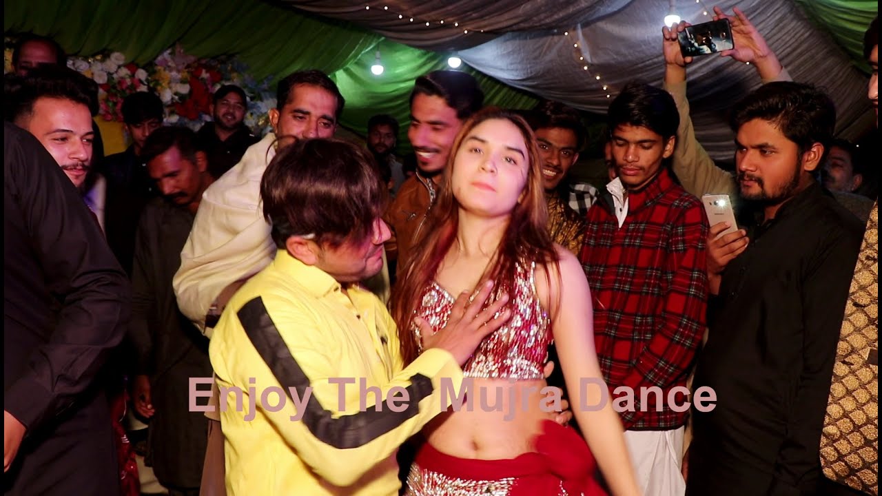 Laila Main Laila Dance In Sargodha