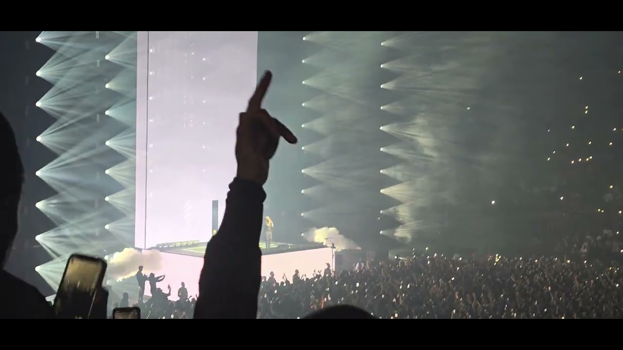 Gun Salute - Kaaris Performe Or Noir - Accor Arena -  17 f&eacute;vrier 2024