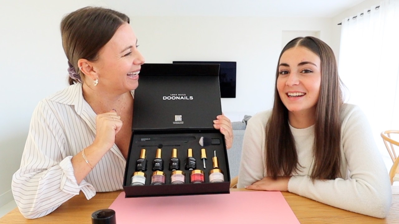 UNE MANUCURE AVEC MAELLE C'EST PAS FACILE 😂 On test Doonails