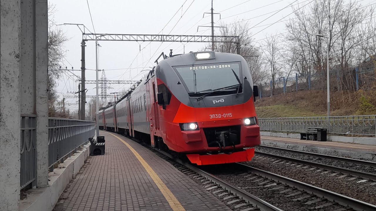 ЭП3Д-0115 сообщением Усть-Донецкая-Ростов-Главный 6169 на остановочной площадке Красный Аксай