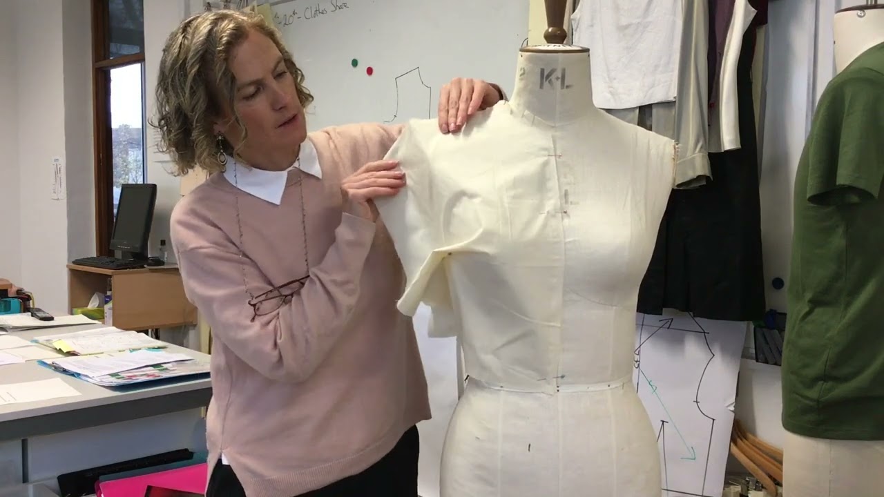 Dart Manipulation - Draping and Flat Pattern Demonstration - Level 5