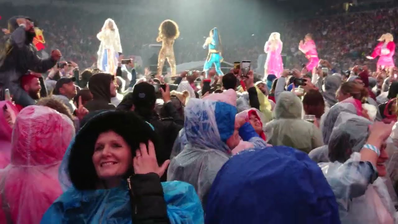 Spice Girls On the Stage - Spice Up Your Life - 2019