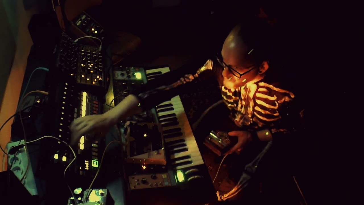 Halloween midnight dawless jam - moog matriarch dfam subharmonicon RD8