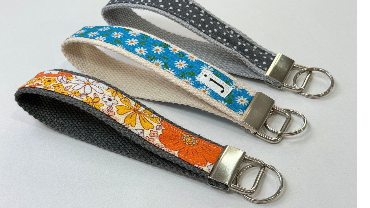 The Easy Way to Make A Fabric Wristlet - Only 10 minutes