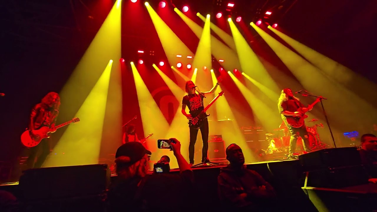 Mammoth WVH feat. Myles Kennedy - 
