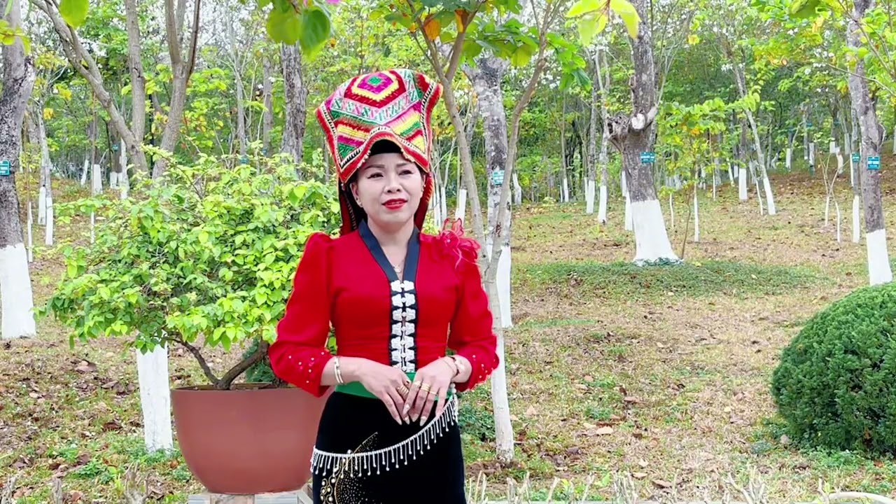Các chị em hát bài bầu cử chọn Lấy bông hoa tốt đẹp nhất 