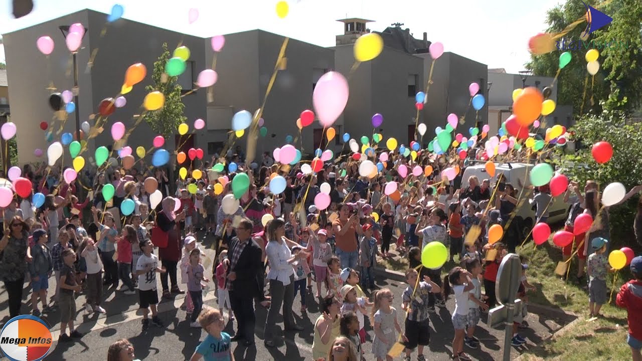350 élèves des écoles de Knutange ont participé à un lâcher de ballons aux messages de paix
