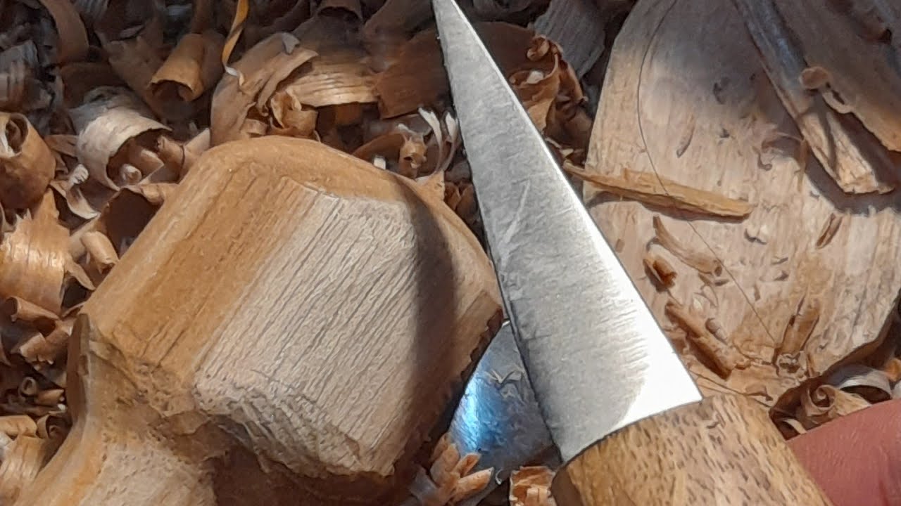 Spoon Carving with new knive from @Kangiinkuya #carvingknife
