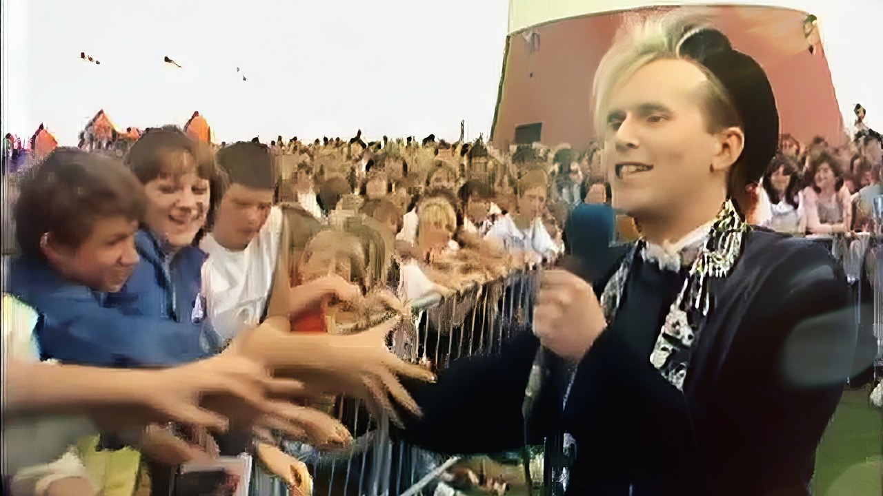 Howard Jones - Plymouth Hoe RADIO 1 Roadshow