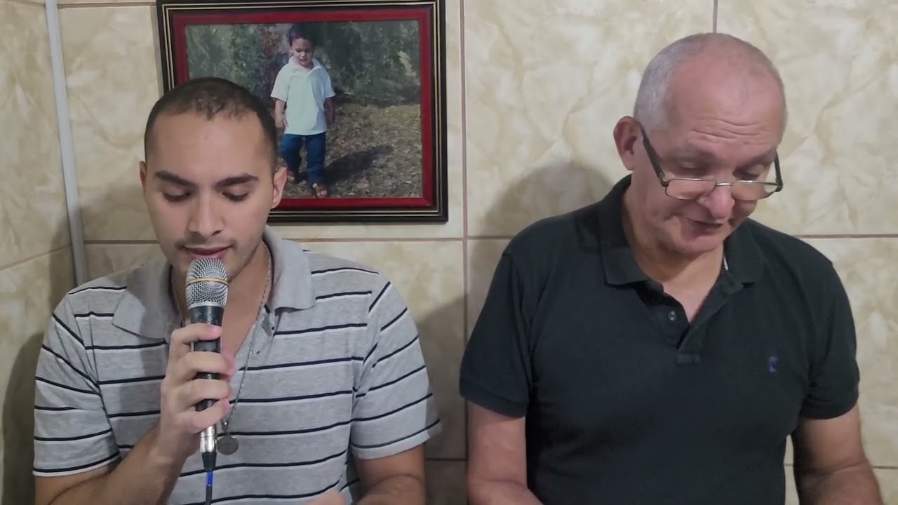 Salmo 111(112)  Uma luz brilha nas trevas para o justo, permanece para sempre o bem que fez.