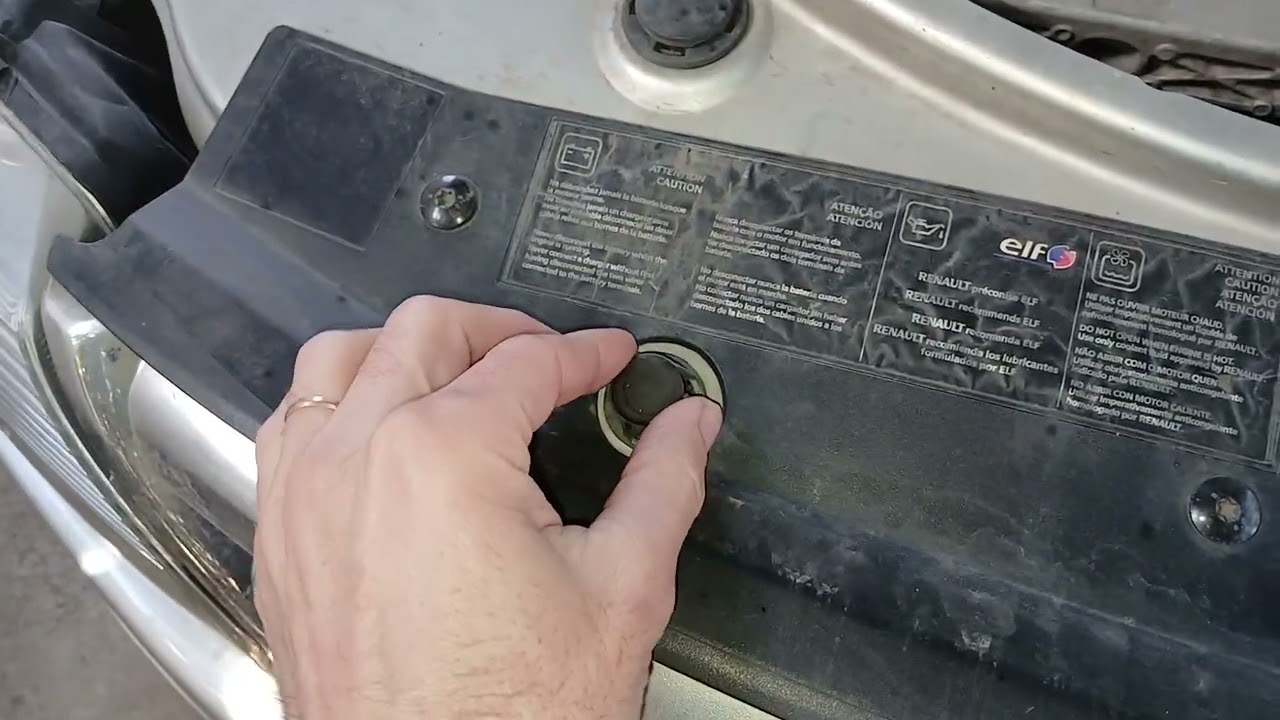 problema con el capot de Duster. Cómo ajustar Capot duster flojo o que se mueve con el viento