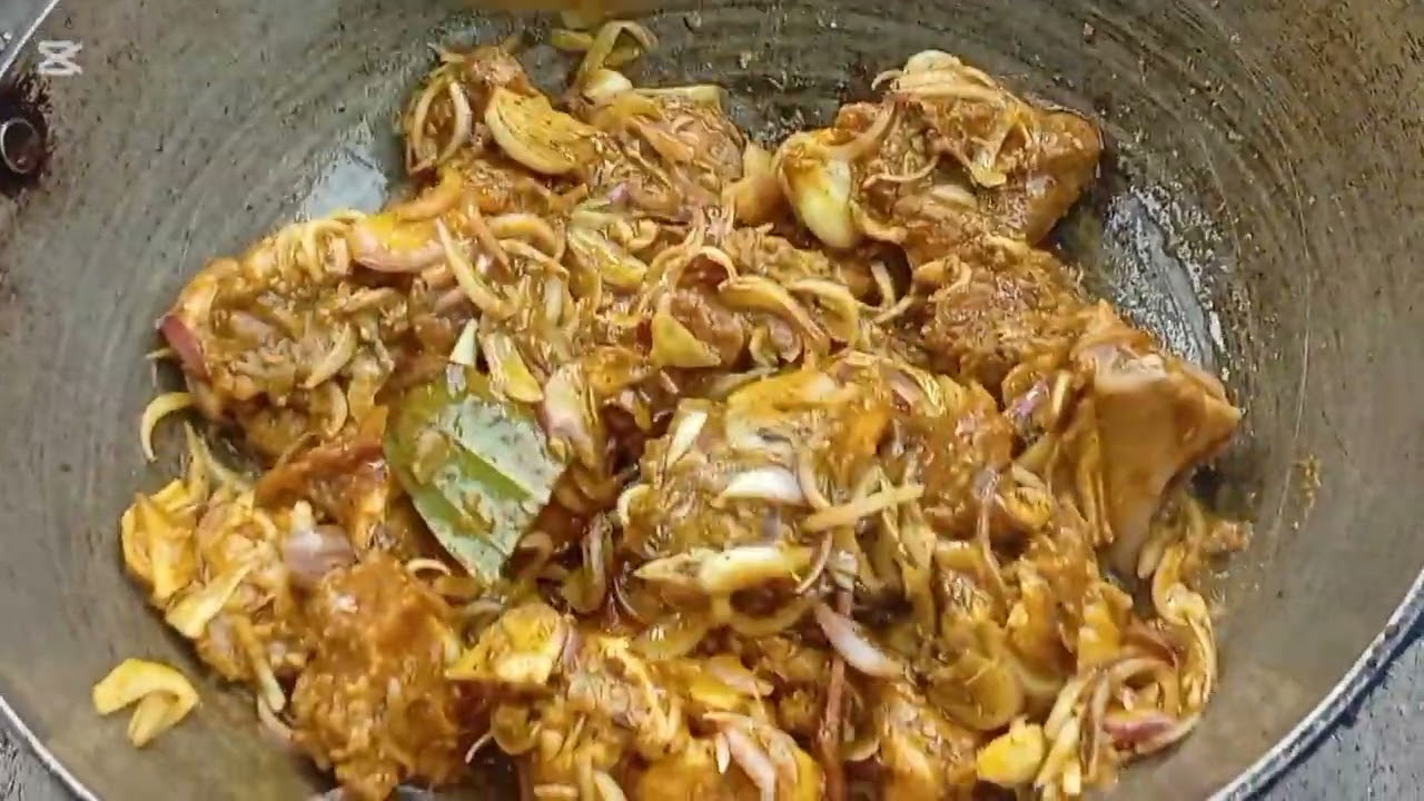 আজকে গরু মাংস ও পটল আলু দিয়ে রান্না করলাম আর করলা ভাজি খেতে অসাধারণ 