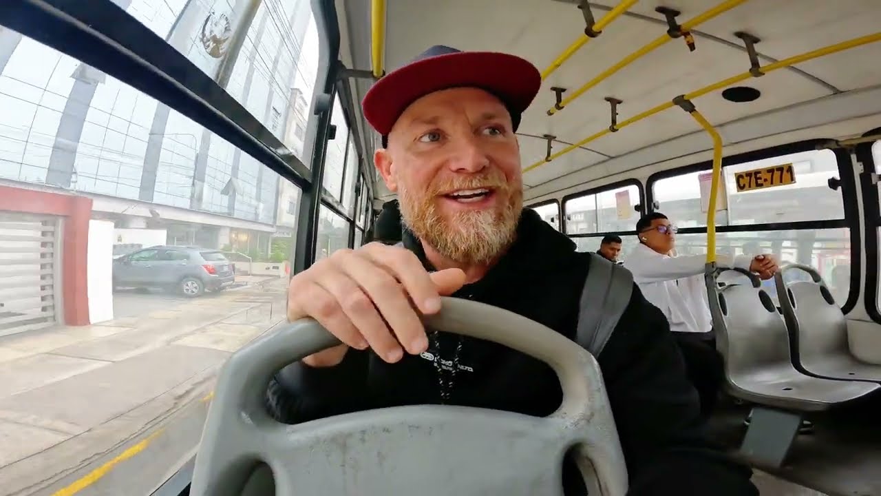 ¿POR QUÉ LOS PERUANOS TOMAN LA BUS? 🇵🇪