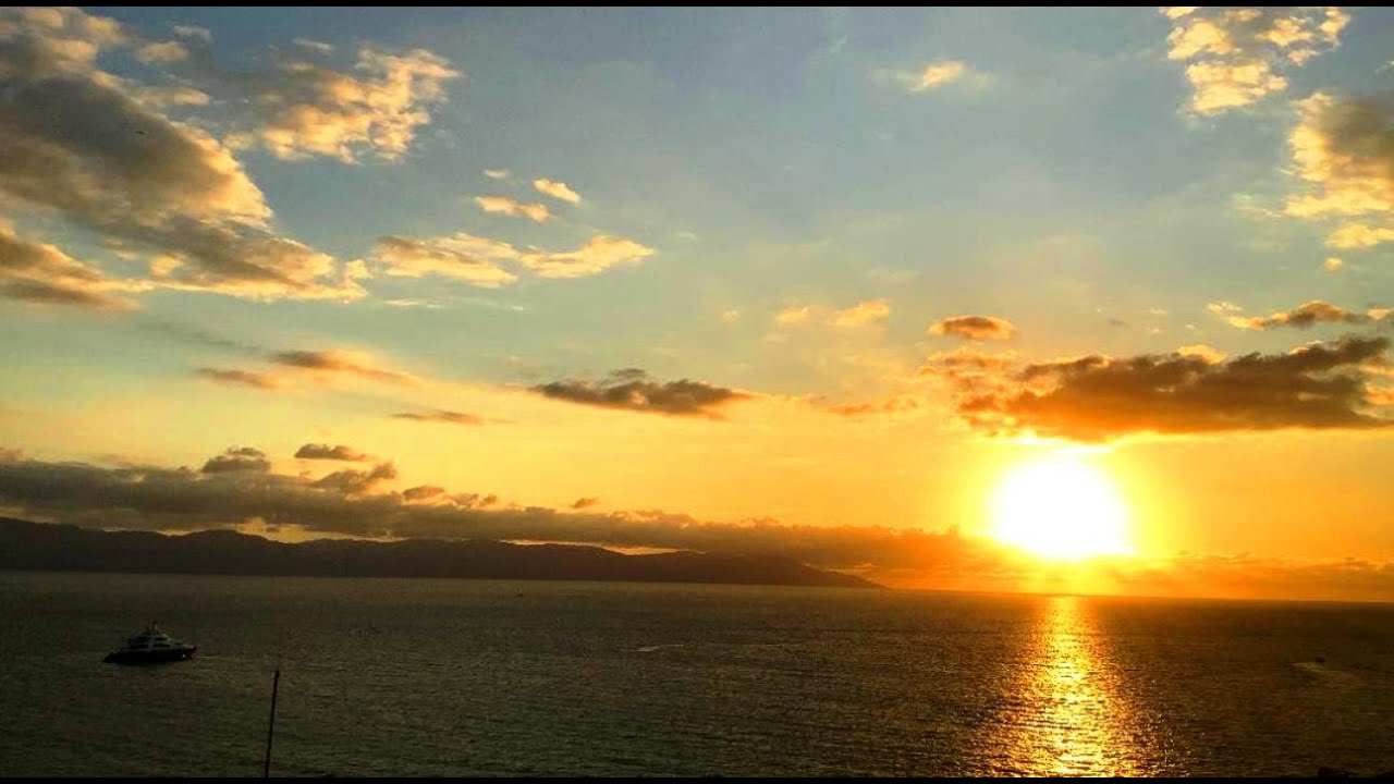 Sunset on Pacific Ocean 海上日落