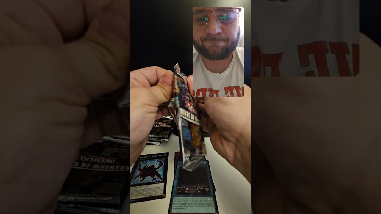 Opening 12 Yu-Gi-Oh Maze of Muertos packs