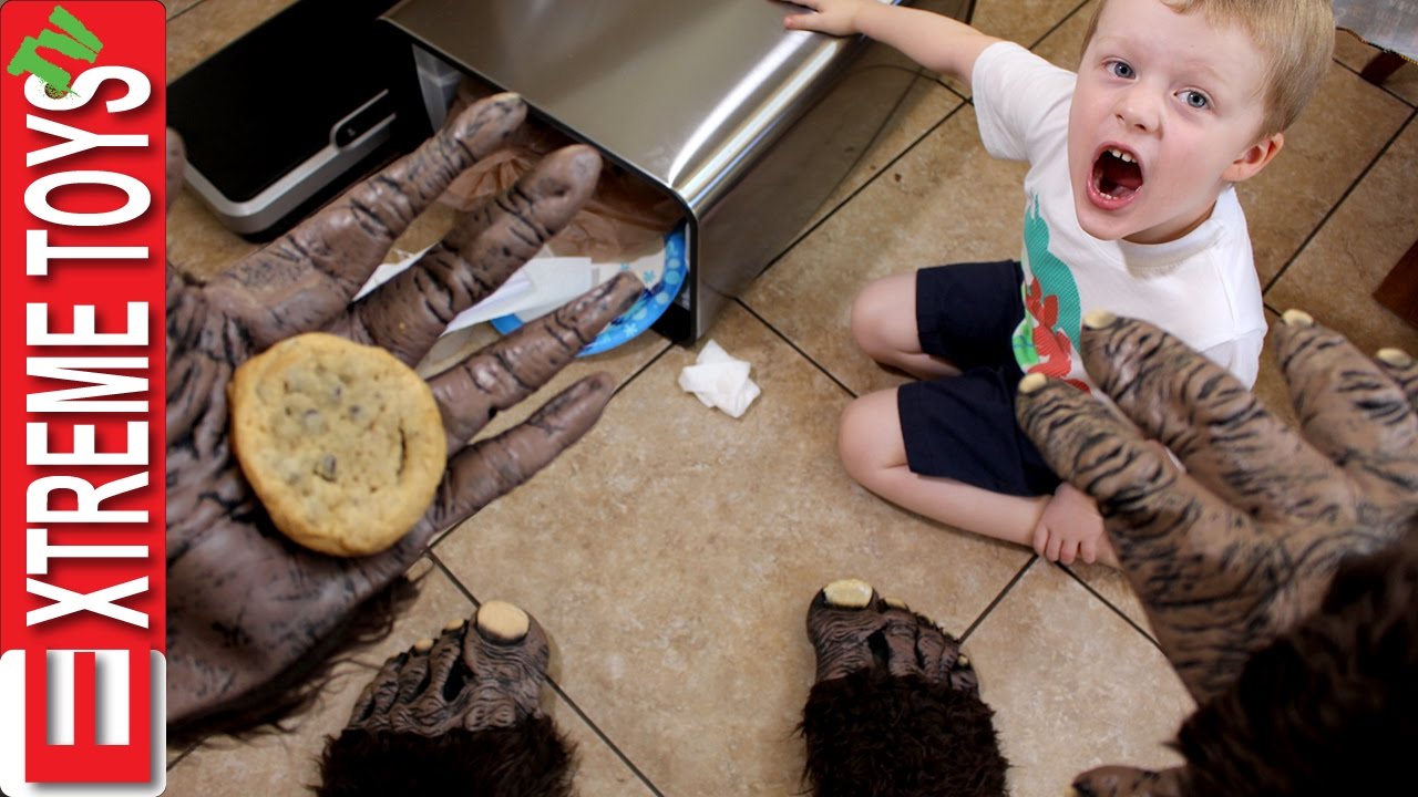 Did Bigfoot Eat My Cookie? Extreme Toys TV gets Another Visit from Sasquatch