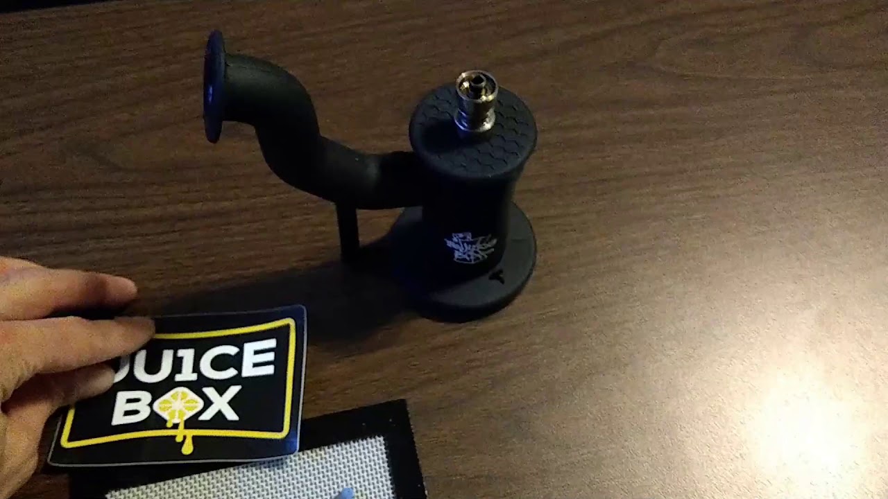 FIrst Dab Rig EVER -  New Gear - Ju1ceBox - Small Silicone Dab Rig Review -Self Quarantine (18 +)