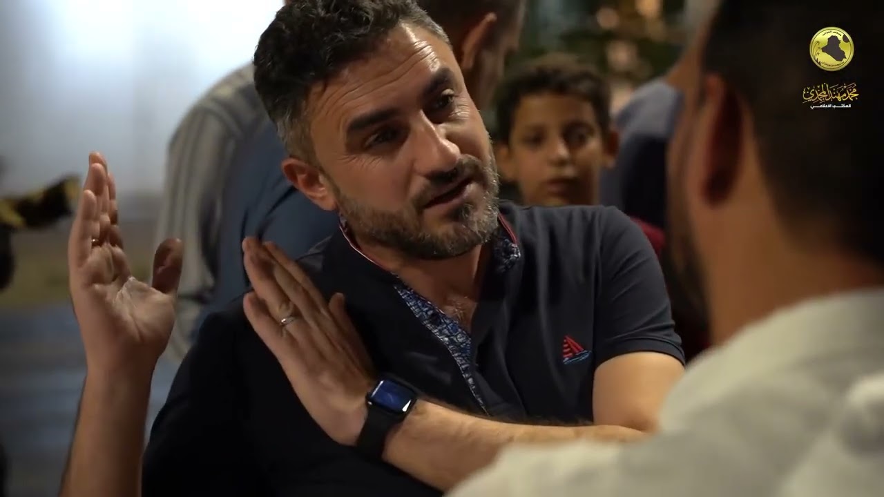 النائب محمد مهند المحمدي يتابع أعمال التبليط في احد مداخل مدينة هيت 