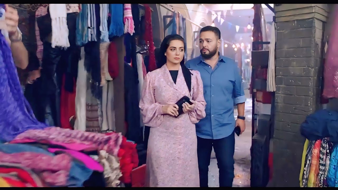 بيسيب حبيبته الفقيرة وبيتجوز بنت خالته الغنية علشان الورث واهله ميغضبوش عليه. حرب الجبالي