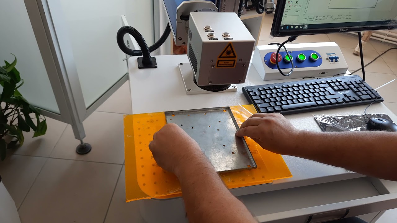 Autofokuslu Fiber Lazer Markalama Makinesi