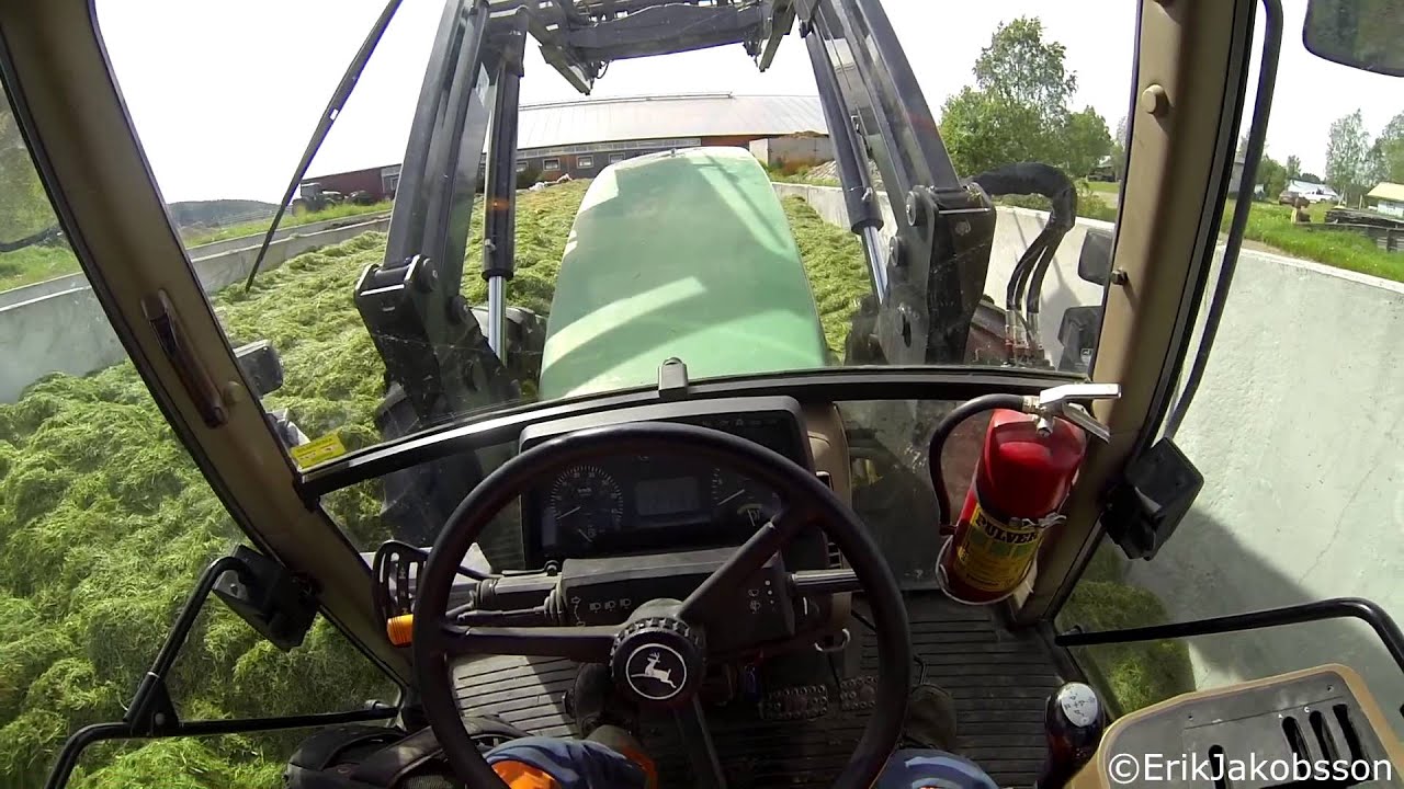 John Deere 6800 Silage