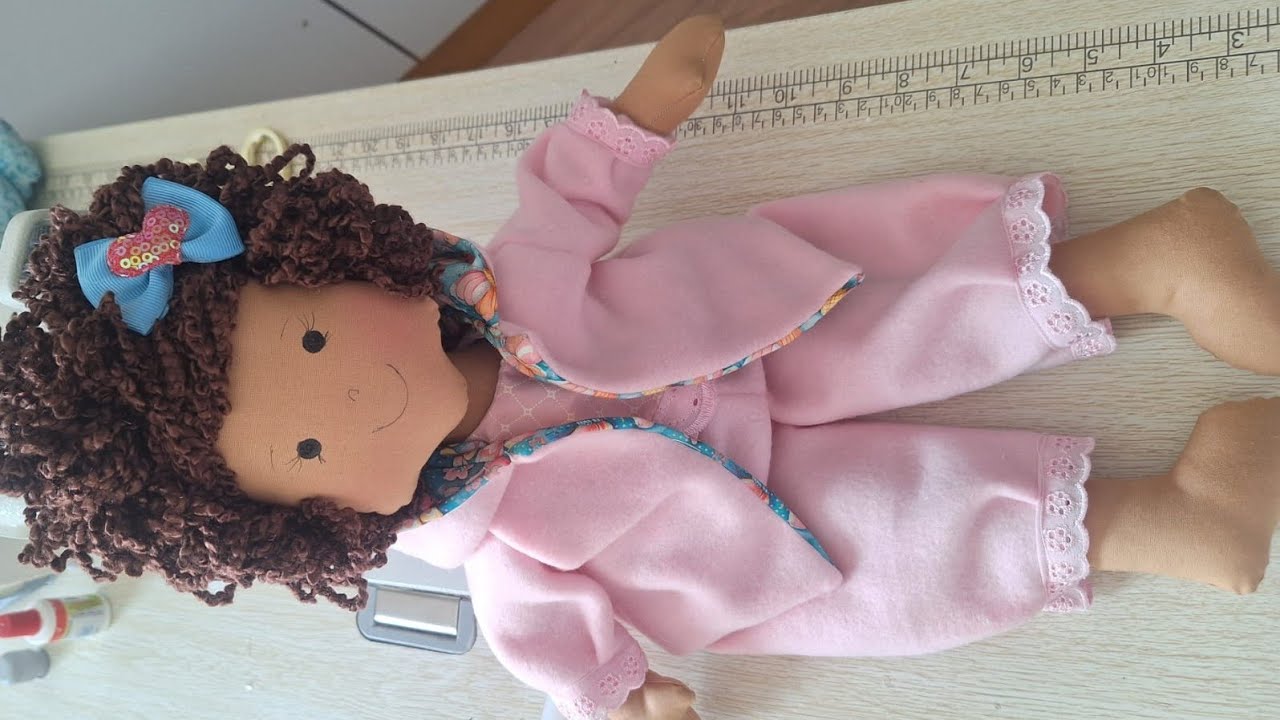 Boneca de pijama com molde  gratis na descrição  do video. Wat sap 11980989447 