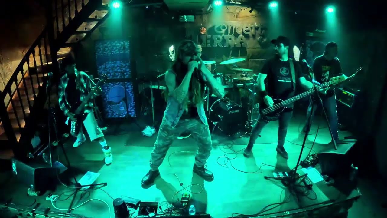 Hard Streets  - An Empire In This Barrio | Live at Pre-Vastagos 84