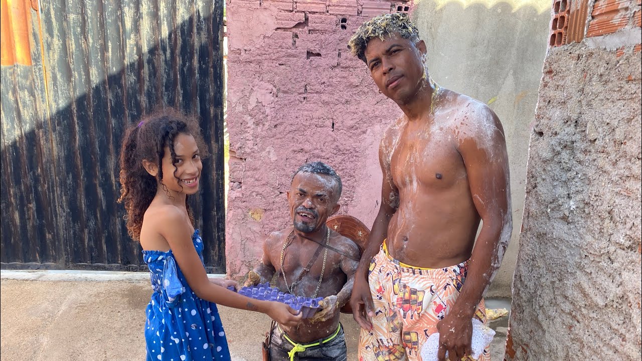 CHAGUINHA APRONTOU COM MAZINHO MORENO NO ANIVERSÁRIO DELE