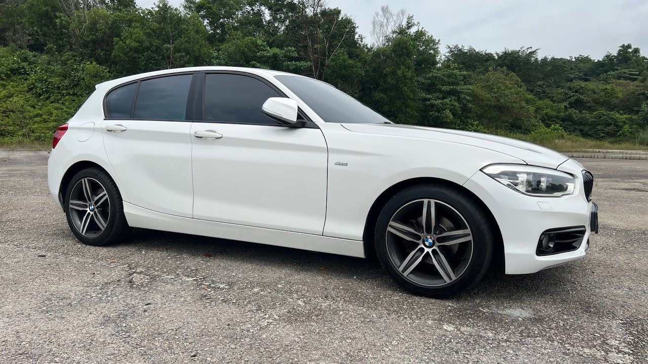 2016 BMW 118i Sport Line (5-door) Start-Up and Full Vehicle Tour