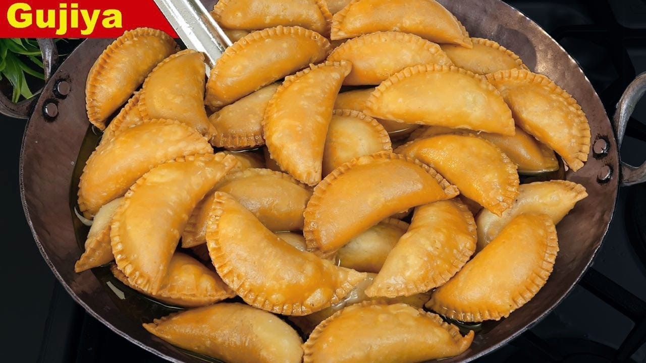 Sooji Mawa Gujiya | बिना फालतू मेहनत हलवाई जैसी खस्ता गुजिया बनाने का तरीका |Holi Special Gujiya