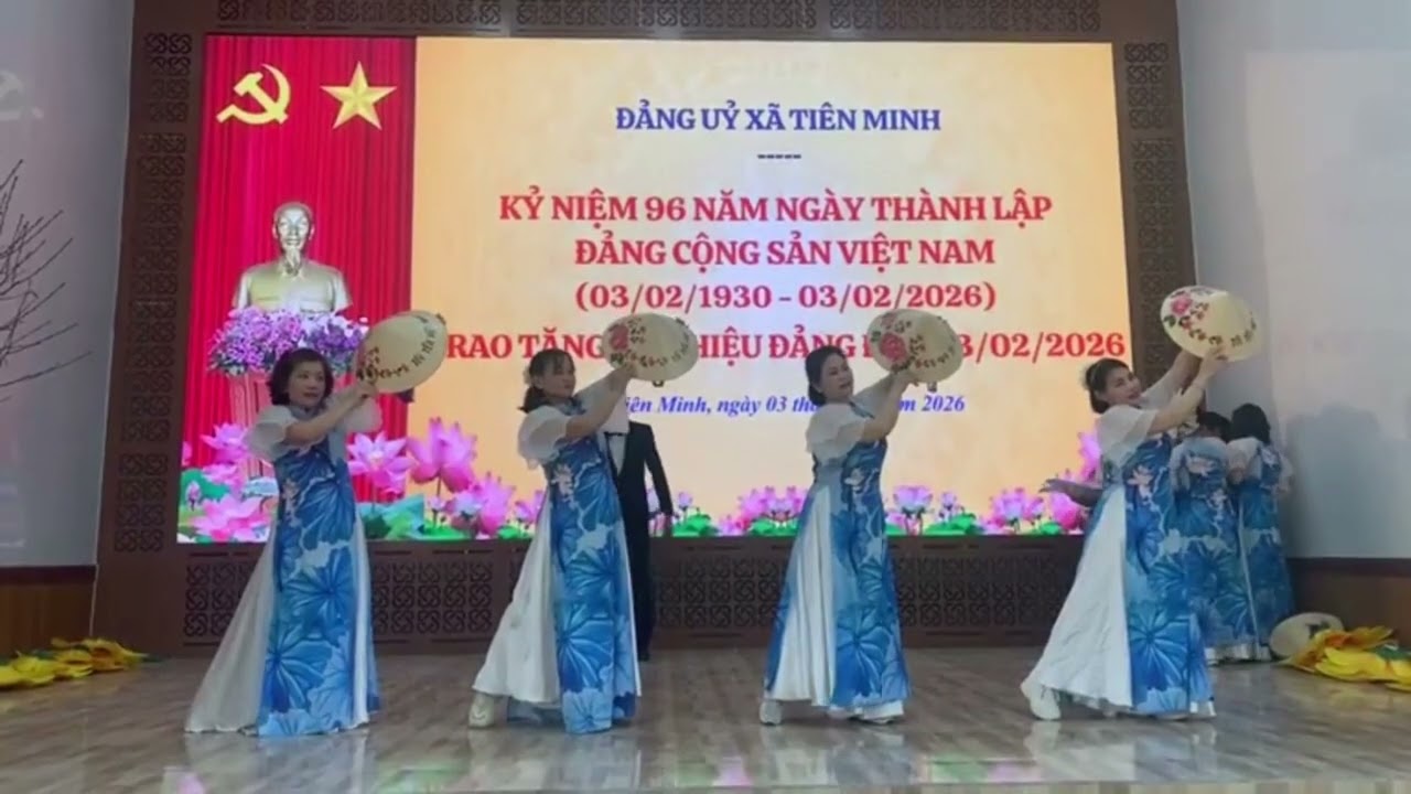 CLB shufffe dance  đường 212 😄😄😄😄😃 Múa  Giai Điệu  Tổ Quốc  kỷ niệm 96 năm ngày thành lập  Đảng 