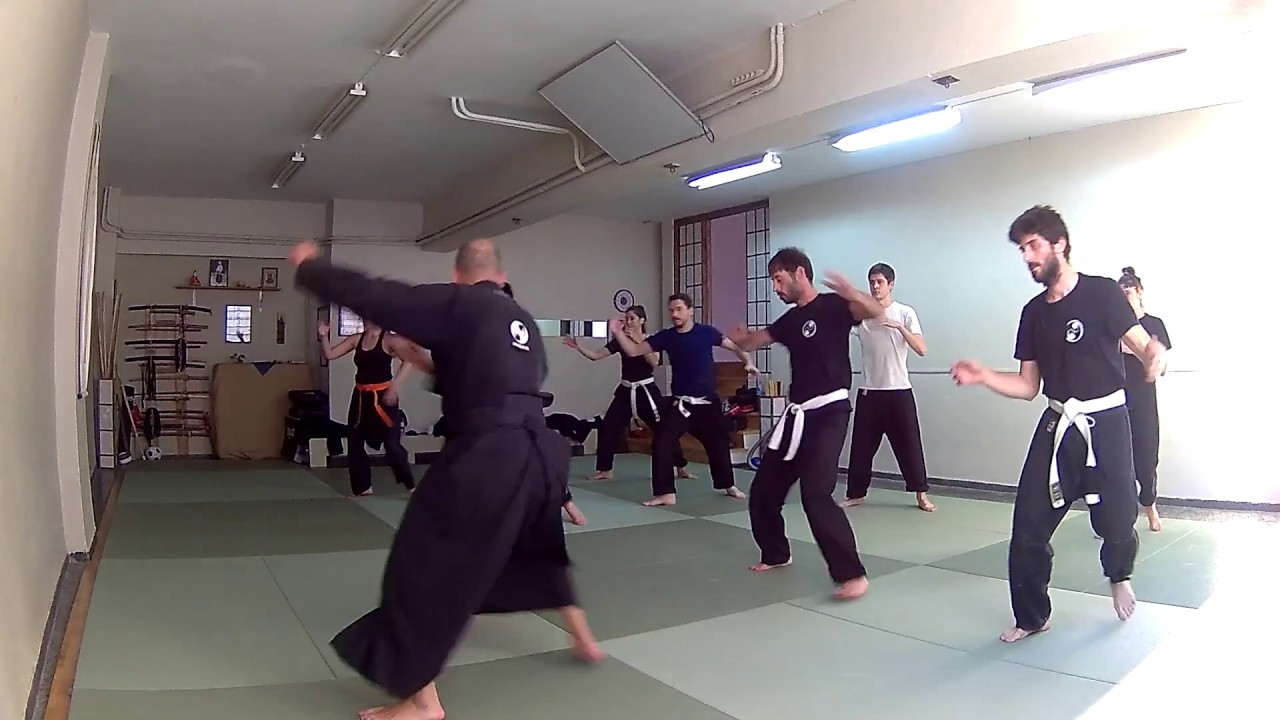 Εntering to grappling- Applying akban drills
