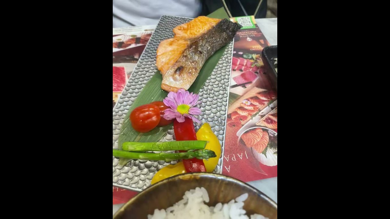 Traveling in Bangkok Thailand & Eating JAPANESE SEAFOOD 