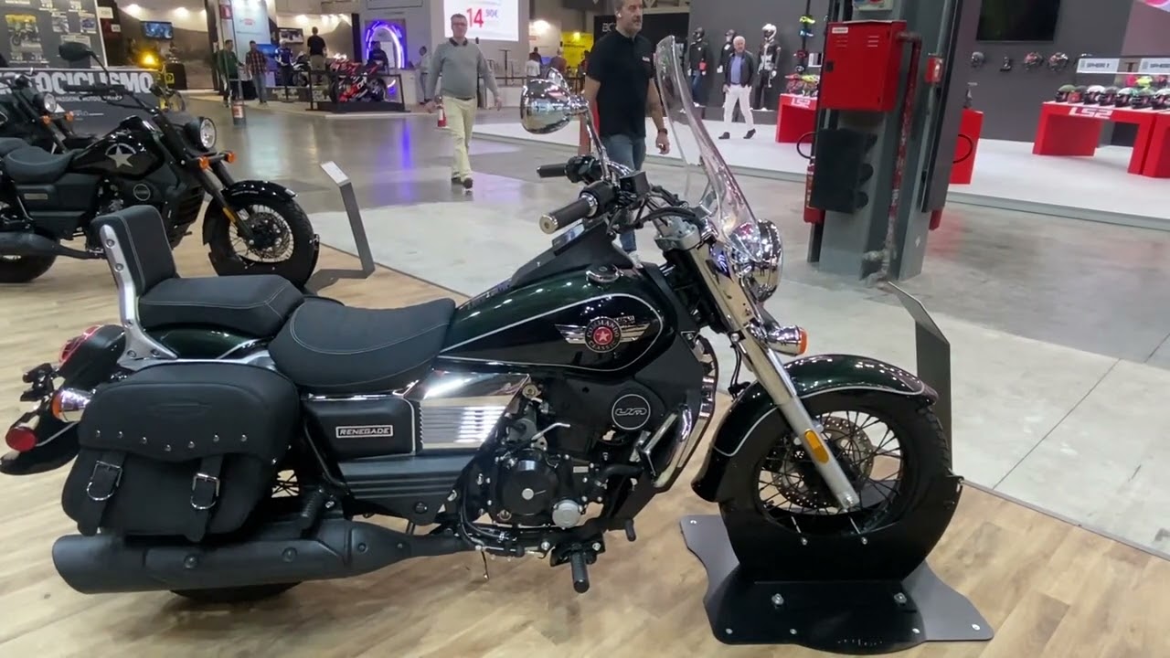 Um Renegade Classic 300 (2024) - Walkaround - EICMA 2023
