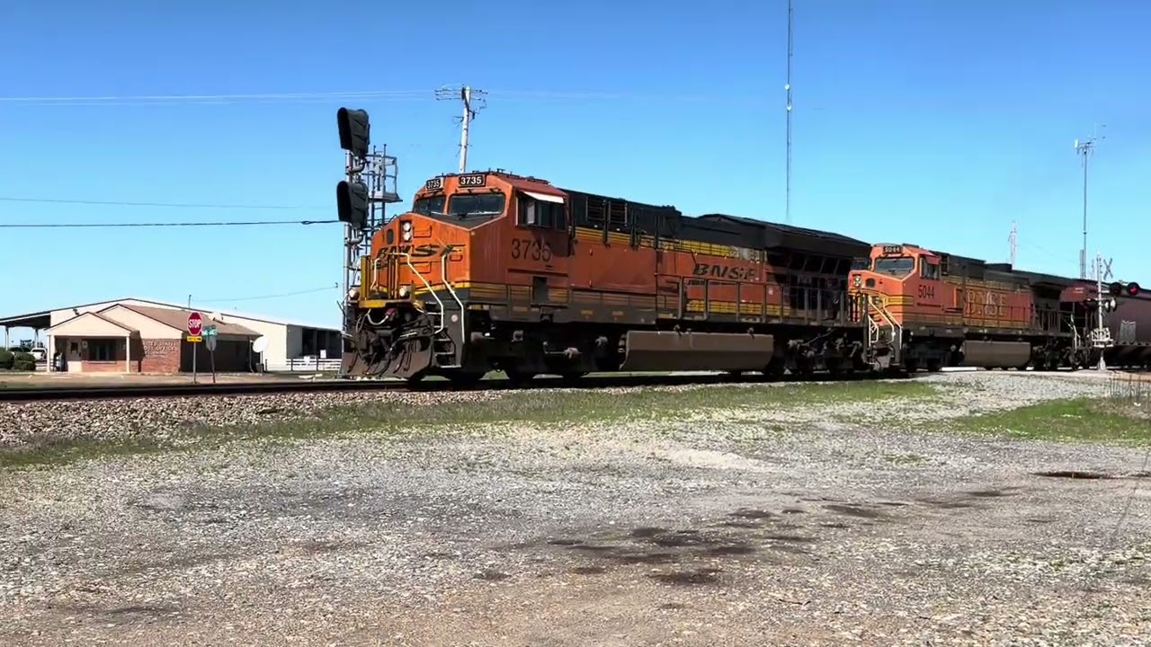 BNSF Grain Train 1 DPU Lake Cormorant MS
