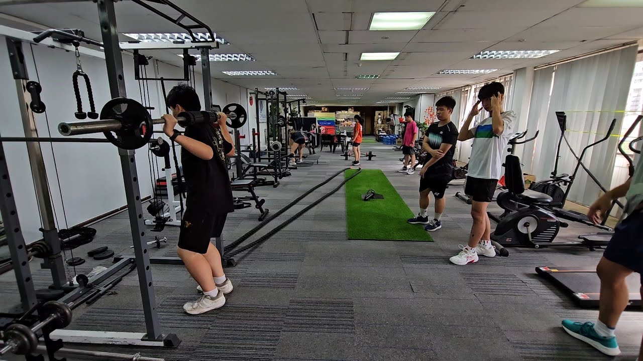 '热爱'才是最好的老师。●Younique Sports Badminton Academy ● Younique Sports Centre Sungai Besi 