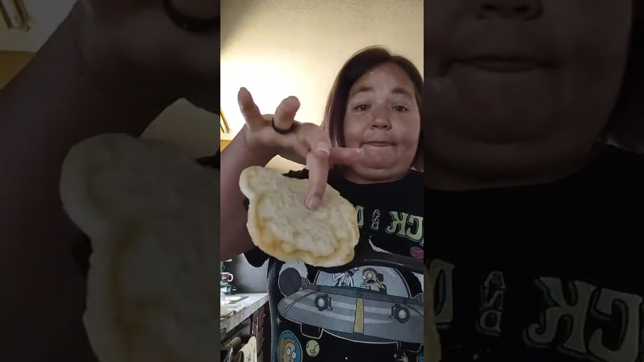 Me making my fritter yummy 🤤 like fried bread so good 😊
