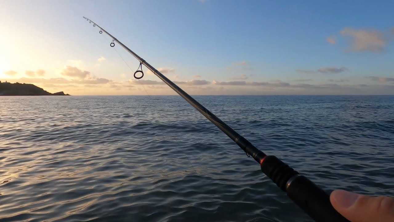 Морская рыбалка в ИСПАНИИ. Ловля ЛУБИНЫ. Black Minnow.
