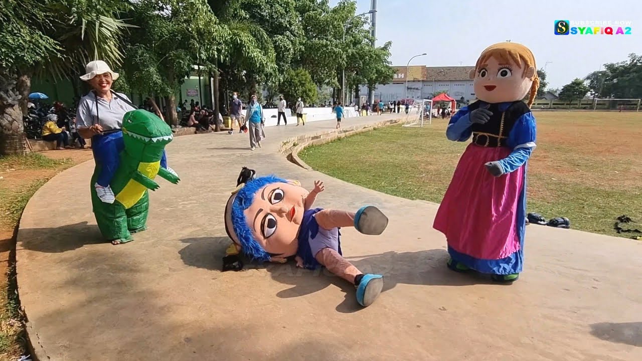 Badut Mampang Joget Unik ~ CFD Kota Tuban Jatim
