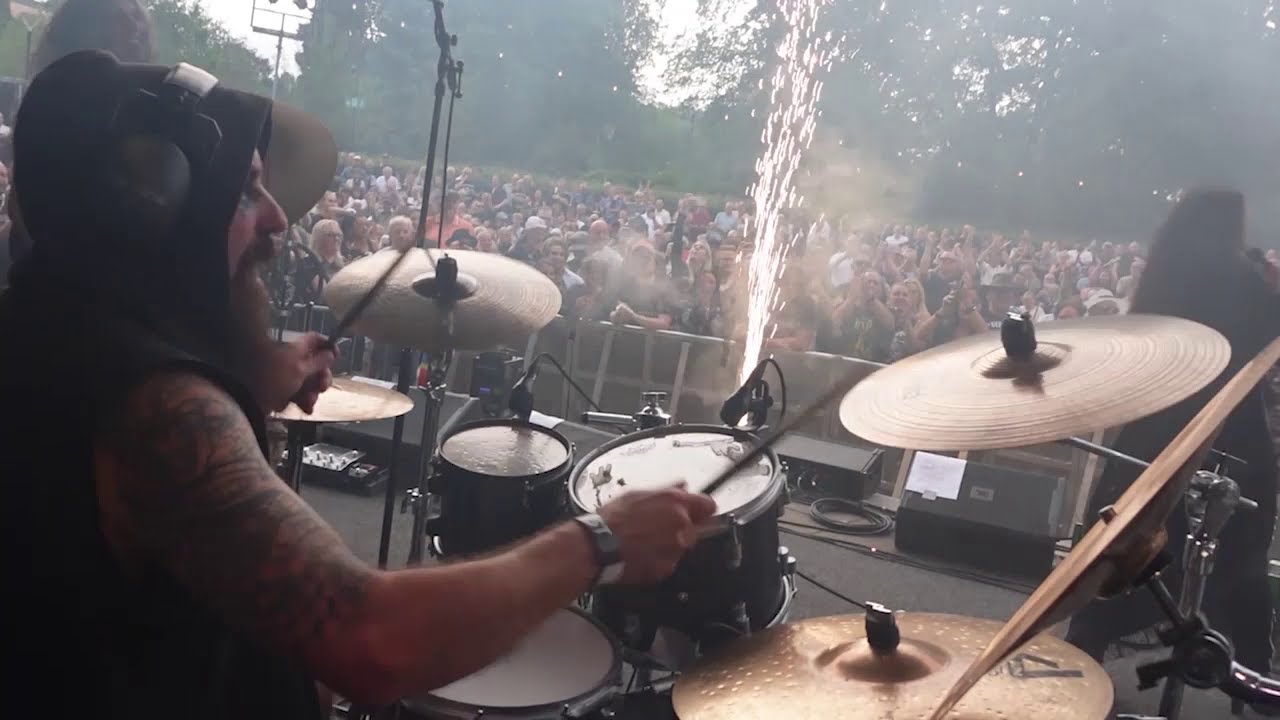 Warm-up before extreme metal rehearsal, fast double bass and fast blasts. Subscribe for lessons!